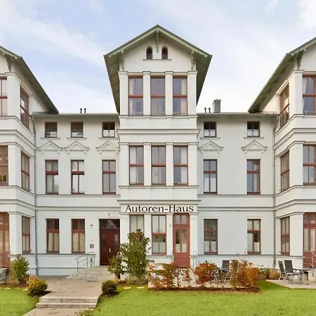 Luxus-fewo Mit 2 Baedern, Kamin, 2 Stellplaetzen Heringsdorf (Usedom)