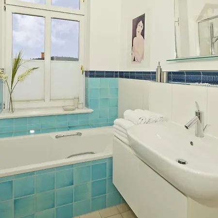 Luxus-fewo Mit 2 Baedern, Kamin, 2 Stellplaetzen Lejlighed